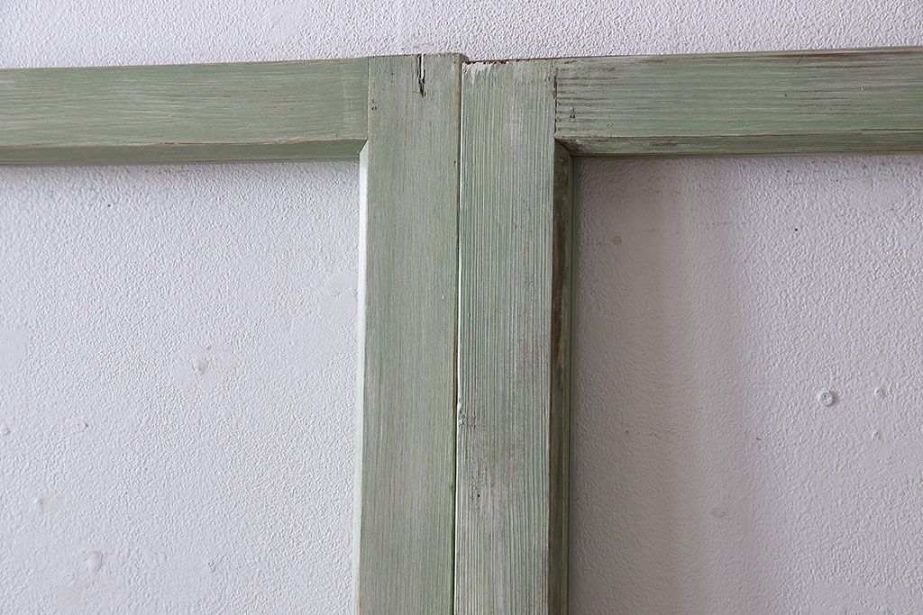 くすんだグリーンの色合いが可愛らしいアンティークペイントガラス戸(引き戸、建具)2枚組