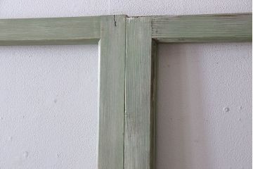 くすんだグリーンの色合いが可愛らしいアンティークペイントガラス戸(引き戸、建具)2枚組