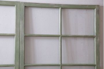 くすんだグリーンの色合いが可愛らしいアンティークペイントガラス戸(引き戸、建具)2枚組
