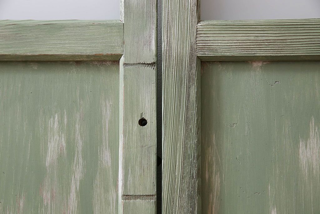 くすんだグリーンの色合いが可愛らしいアンティークペイントガラス戸(引き戸、建具)2枚組