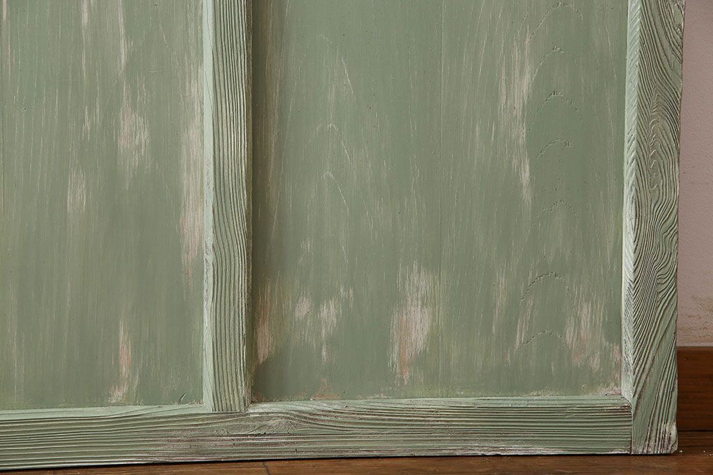 くすんだグリーンの色合いが可愛らしいアンティークペイントガラス戸(引き戸、建具)2枚組