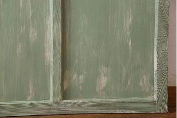 くすんだグリーンの色合いが可愛らしいアンティークペイントガラス戸(引き戸、建具)2枚組