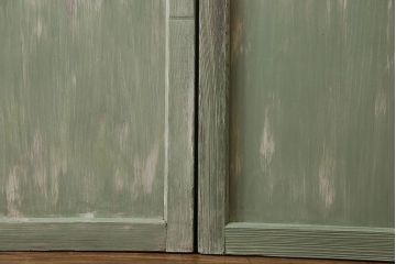 くすんだグリーンの色合いが可愛らしいアンティークペイントガラス戸(引き戸、建具)2枚組