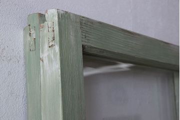くすんだグリーンの色合いが可愛らしいアンティークペイントガラス戸(引き戸、建具)2枚組