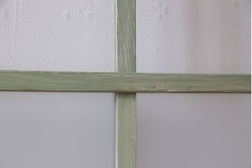 くすんだグリーンの色合いが可愛らしいアンティークペイントガラス戸(引き戸、建具)2枚組