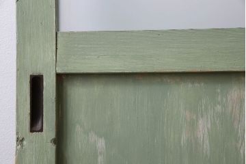 くすんだグリーンの色合いが可愛らしいアンティークペイントガラス戸(引き戸、建具)2枚組