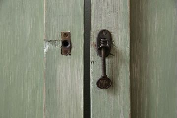 くすんだグリーンの色合いが可愛らしいアンティークペイントガラス戸(引き戸、建具)2枚組