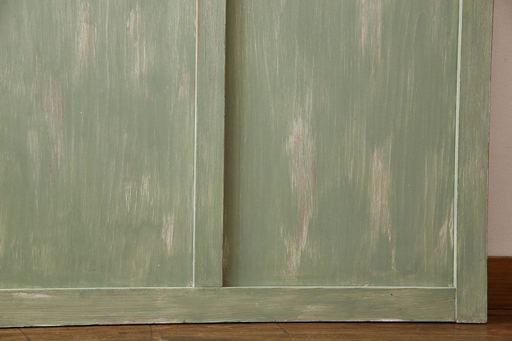 くすんだグリーンの色合いが可愛らしいアンティークペイントガラス戸(引き戸、建具)2枚組