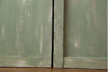 くすんだグリーンの色合いが可愛らしいアンティークペイントガラス戸(引き戸、建具)2枚組