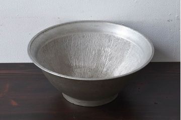 アンティーク雑貨　昭和期　珍品　アルミ製のすり鉢(ディスプレイ雑貨)