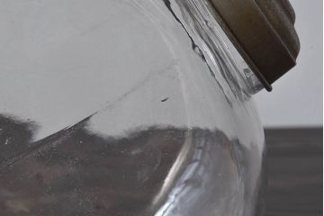 アンティーク雑貨　昭和レトロな古い蓋付きアンティーク猫瓶(ガラス瓶)(1)