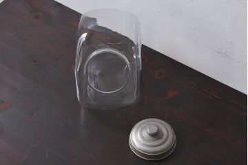 アンティーク雑貨　昭和レトロな古い蓋付きアンティーク猫瓶(ガラス瓶)(1)