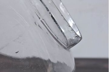 アンティーク雑貨　昭和レトロな古い蓋付きアンティーク猫瓶(ガラス瓶)(1)