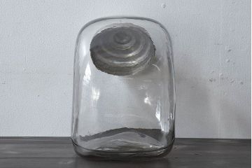 アンティーク雑貨　昭和レトロな古い蓋付きアンティーク猫瓶(ガラス瓶)(1)