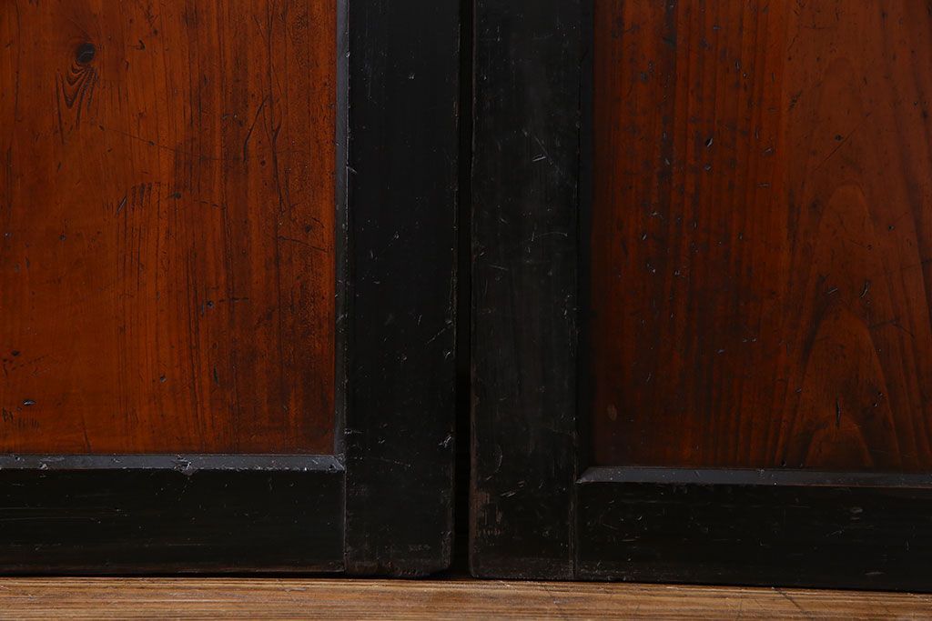 和製アンティーク　艶やかな風合いが魅力的な帯戸(板戸、引き戸、建具)2枚セット