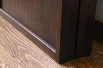 和製アンティーク　深みのある色合いが美しいモダンなガラス入り格子戸(引き戸、建具)4枚セット