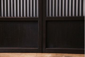 和製アンティーク　深みのある色合いが美しいモダンなガラス入り格子戸(引き戸、建具)4枚セット