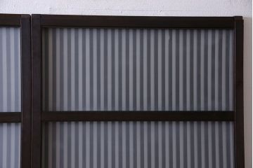 和製アンティーク　深みのある色合いが美しいモダンなガラス入り格子戸(引き戸、建具)4枚セット