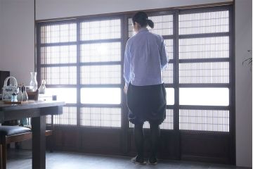 和製アンティーク　腰板ケヤキ材　上質で美しい造りの裏障子付き帯格子戸(引き戸、建具)4枚セット