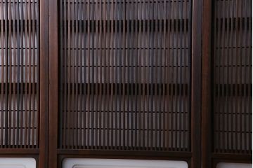 和製アンティーク　腰板ケヤキ材　上質で美しい造りの裏障子付き帯格子戸(引き戸、建具)4枚セット