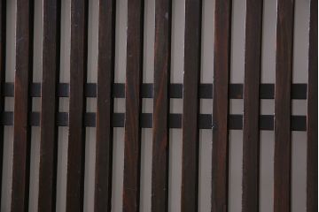 和製アンティーク　ツートンカラーが印象的なガラス入り格子帯戸(ガラス帯戸、引き戸、建具)4枚セット