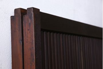 和製アンティーク　腰板ケヤキ材　モダンな雰囲気の裏障子付き帯格子戸(引き戸、建具)2枚組(1)