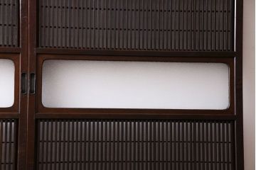 和製アンティーク　腰板ケヤキ材　モダンな雰囲気の裏障子付き帯格子戸(引き戸、建具)2枚組(1)