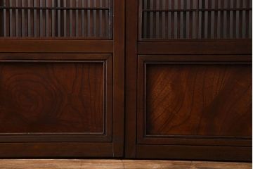 和製アンティーク　腰板ケヤキ材　モダンな雰囲気の裏障子付き帯格子戸(引き戸、建具)2枚組(2)