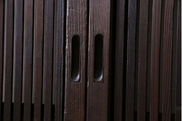 和製アンティーク　裏ガラス入り　細かな桟が美しい万本格子戸(引き戸、建具)2枚組(1)