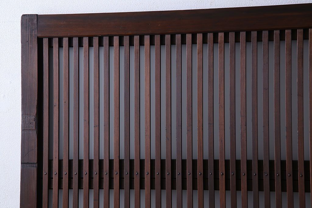 和製アンティーク　裏ガラス入り　ケヤキ材の木目が印象的な帯格子戸(引き戸、建具)3枚組