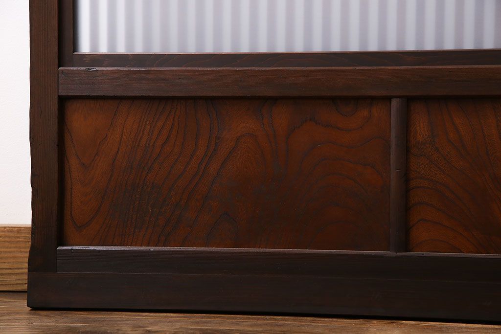 和製アンティーク　裏ガラス入り　ケヤキ材の木目が印象的な帯格子戸(引き戸、建具)3枚組