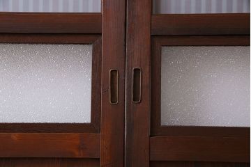 和製アンティーク　深みのある木味が魅力的なガラス入り帯格子戸(引き戸、建具)3枚組