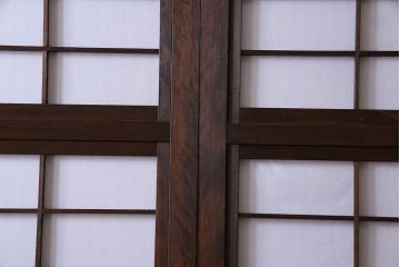 和製アンティーク　腰板ケヤキ材　和モダンな裏障子付きの帯格子戸(引き戸、建具)2枚組