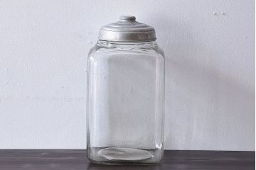アンティーク雑貨　レトロな雰囲気を放つガラス瓶(ガラスビン、角瓶)