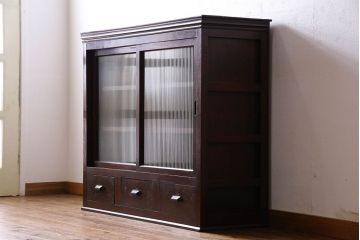 アンティーク家具　和製アンティーク　シックな雰囲気漂うモールガラスがお洒落なサイドボード(収納棚、戸棚、本箱)