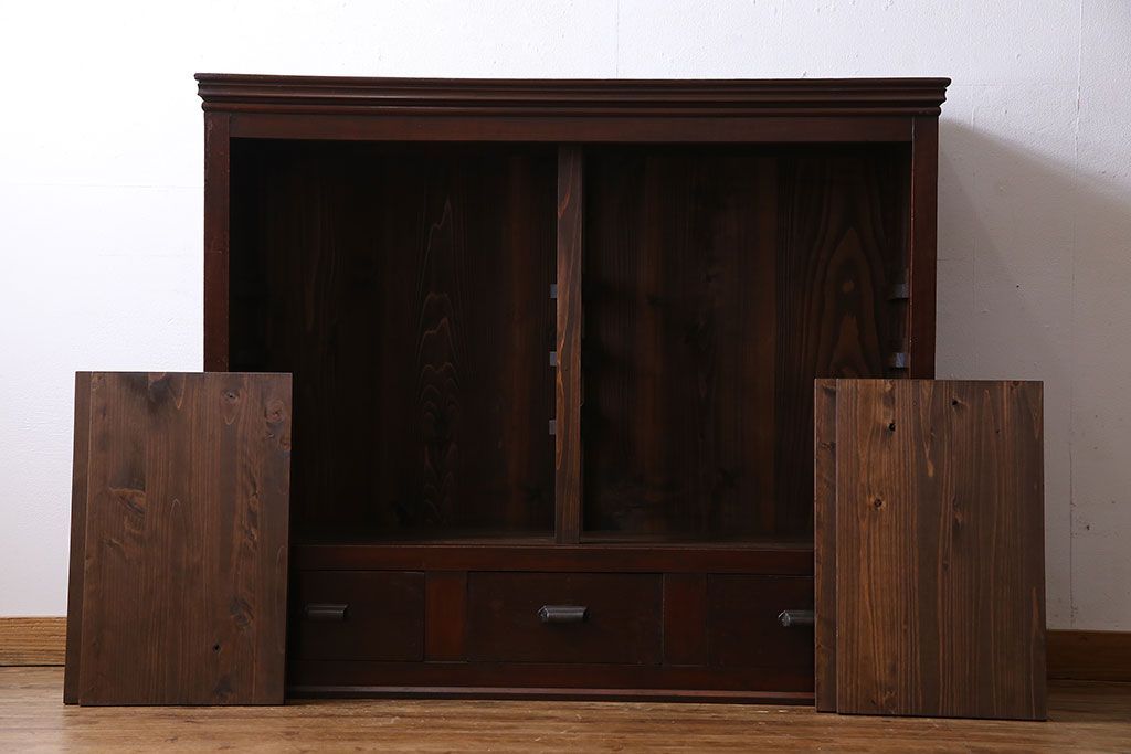 アンティーク家具　和製アンティーク　シックな雰囲気漂うモールガラスがお洒落なサイドボード(収納棚、戸棚、本箱)