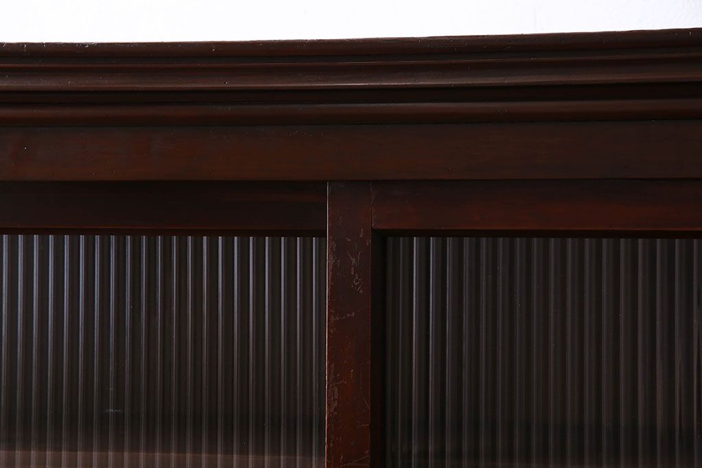 アンティーク家具　和製アンティーク　シックな雰囲気漂うモールガラスがお洒落なサイドボード(収納棚、戸棚、本箱)