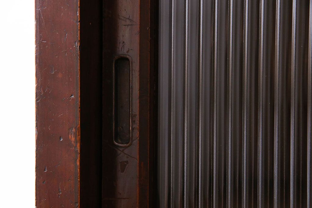 アンティーク家具　和製アンティーク　シックな雰囲気漂うモールガラスがお洒落なサイドボード(収納棚、戸棚、本箱)