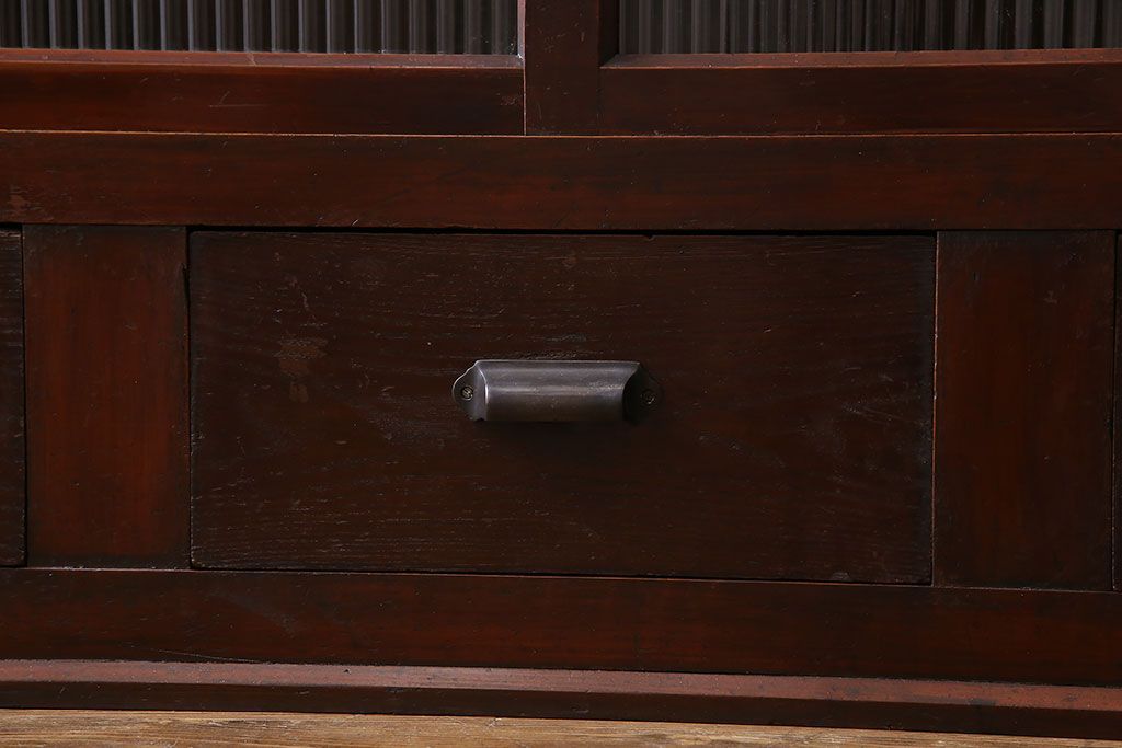 アンティーク家具　和製アンティーク　シックな雰囲気漂うモールガラスがお洒落なサイドボード(収納棚、戸棚、本箱)