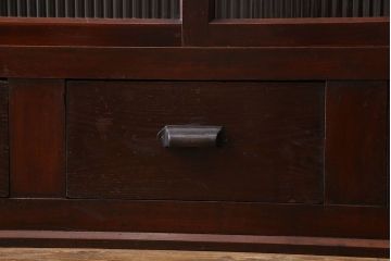 アンティーク家具　和製アンティーク　シックな雰囲気漂うモールガラスがお洒落なサイドボード(収納棚、戸棚、本箱)