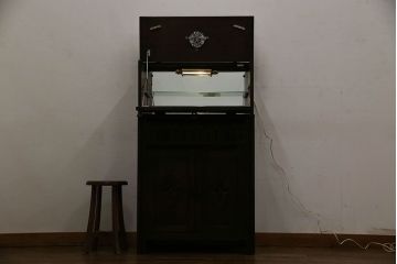 アンティーク家具　イギリスアンティーク　オーク材　意匠がお洒落な小振りのカクテルキャビネット(収納棚、戸棚)