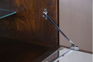 アンティーク家具　イギリスアンティーク　オーク材　意匠がお洒落な小振りのカクテルキャビネット(収納棚、戸棚)