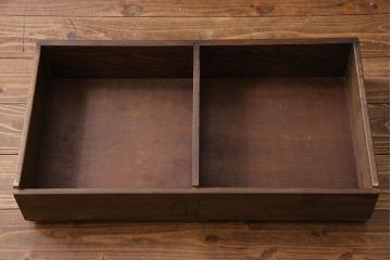 アンティーク家具　イギリスアンティーク　オーク材　意匠がお洒落な小振りのカクテルキャビネット(収納棚、戸棚)