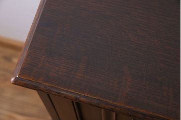 アンティーク家具　イギリスアンティーク　オーク材　意匠がお洒落な小振りのカクテルキャビネット(収納棚、戸棚)
