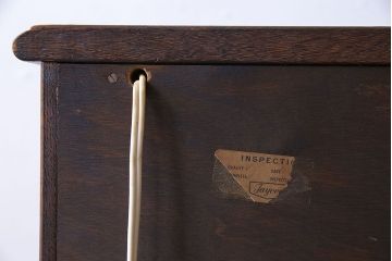 アンティーク家具　イギリスアンティーク　オーク材　意匠がお洒落な小振りのカクテルキャビネット(収納棚、戸棚)