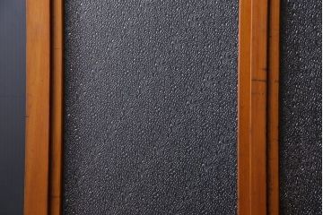 昭和期　ダイヤガラス入り　意匠が目を引く明るい木味のガラス戸(引き戸、建具)2枚組