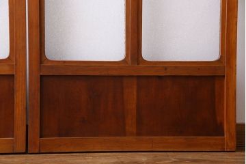 昭和期　ダイヤガラス入り　意匠が目を引く明るい木味のガラス戸(引き戸、建具)2枚組