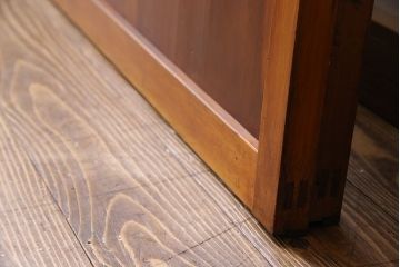 昭和期　ダイヤガラス入り　意匠が目を引く明るい木味のガラス戸(引き戸、建具)2枚組