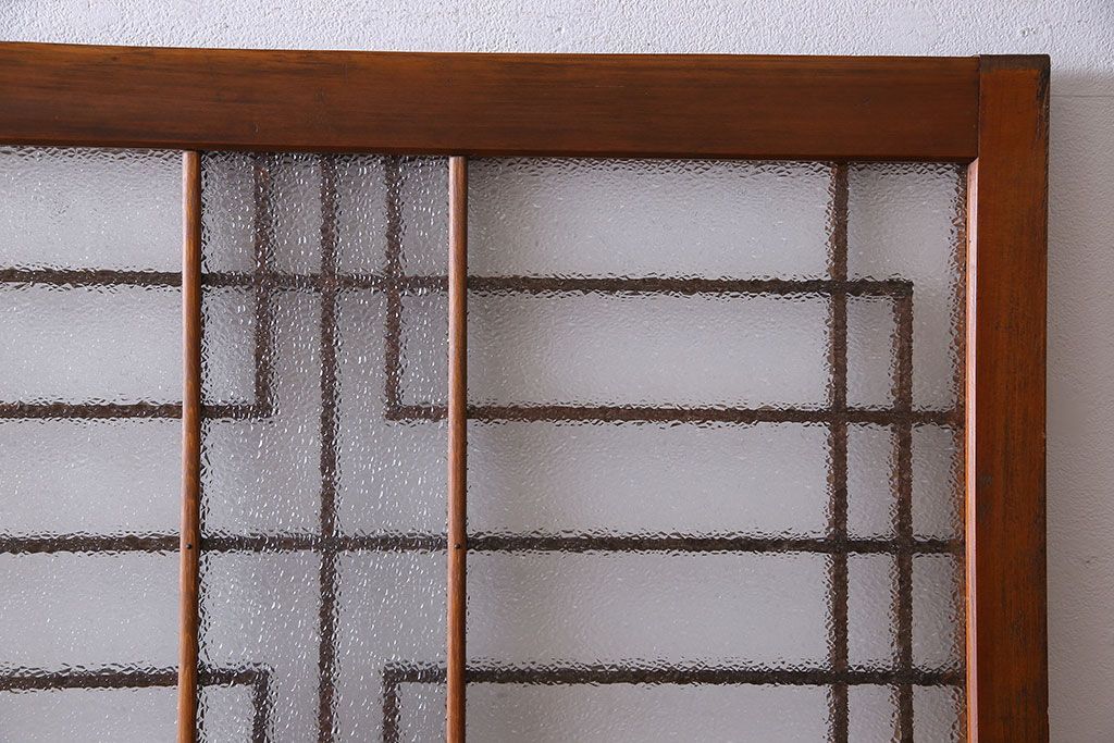 昭和期　ダイヤガラス入り　意匠が目を引く明るい木味のガラス戸(引き戸、建具)2枚組