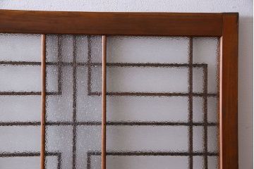 昭和期　ダイヤガラス入り　意匠が目を引く明るい木味のガラス戸(引き戸、建具)2枚組